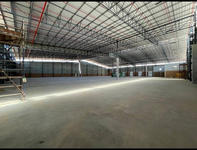 5,473M² WAREHOUSE TO LET IN RANDJESPARK